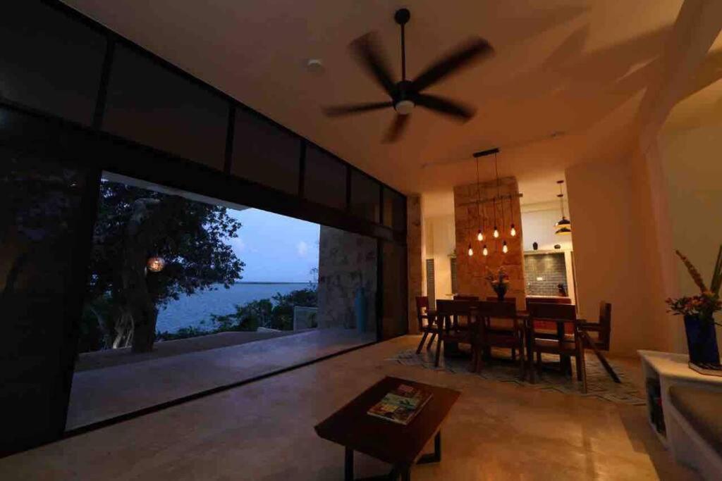Alegre Casa De Lujo Frente A Laguna Villa